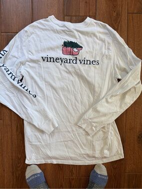 Vineyard Vines Christmas Men’s White Long-Sleeve Logo Shirt / medium